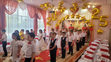 Выпускной бал: "Лучше всех!" Выпускной бал: "Лучше всех!".